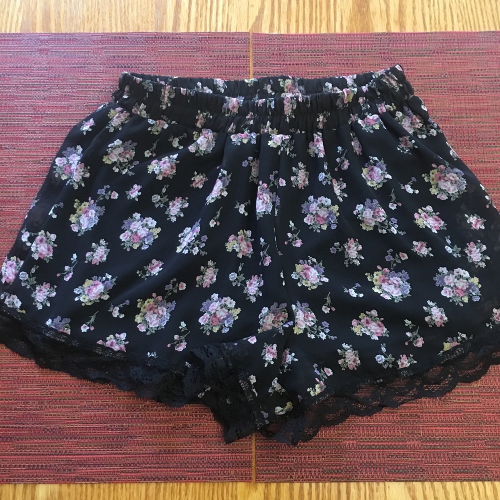 Lush Casual Shorts
